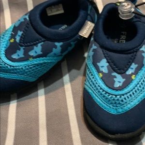 toddlers water shoes